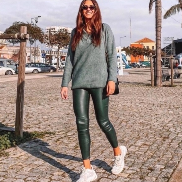 Zara Pants - ZARA // Blogger Favorite Faux Leather Hi-Rise Leggings